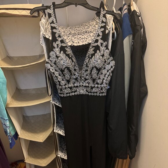 Black Detailed Bodycon Fit with a Slit Prom Dress - Picture 1 of 5